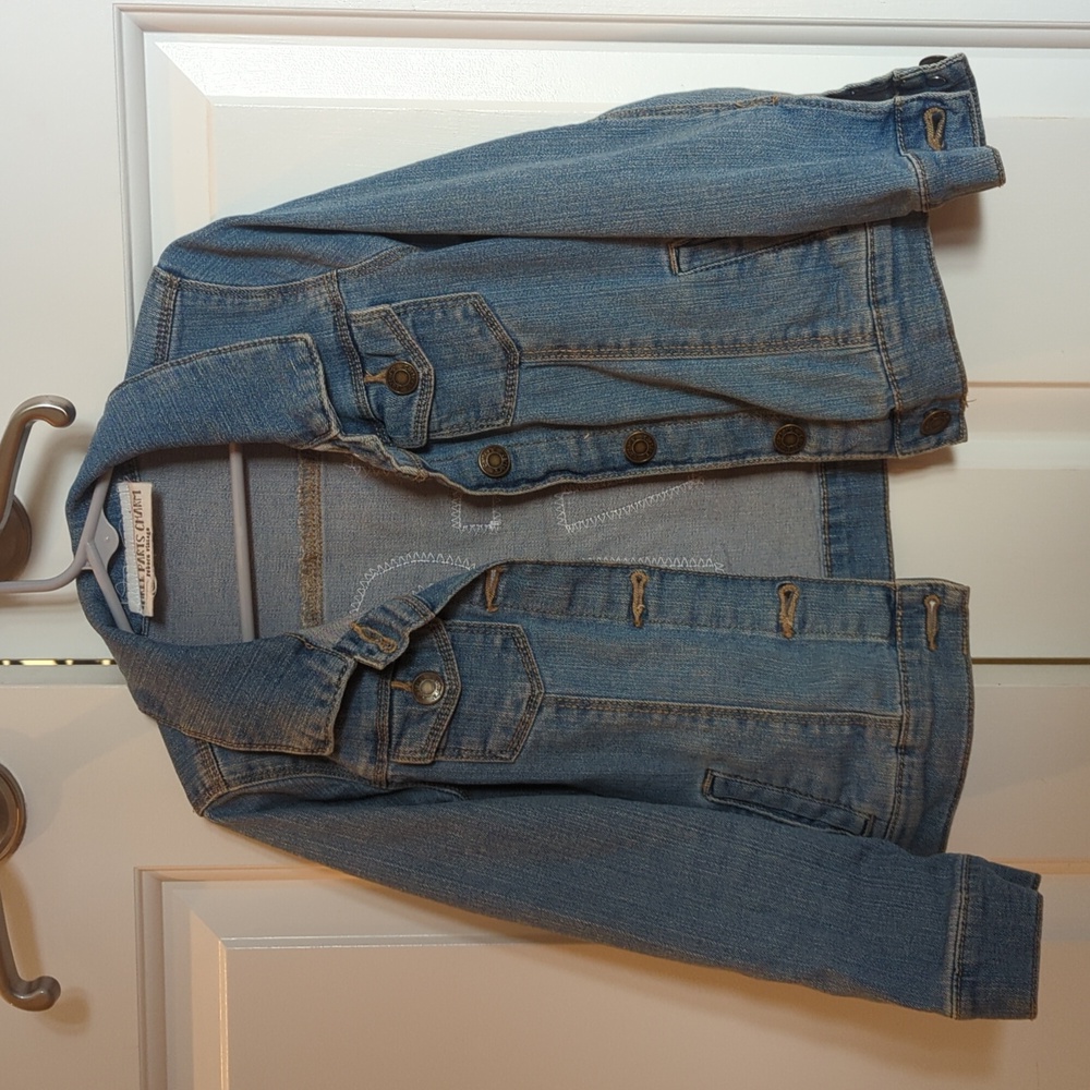 Girls jean jacket, size 6